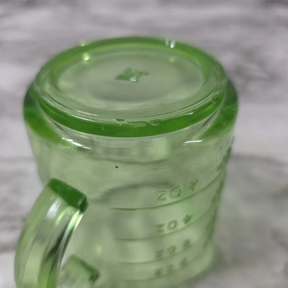 Vintage Hazel Atlas 3-Spout Uranium Glass 1-Cup Embossed Measuring Cup READ